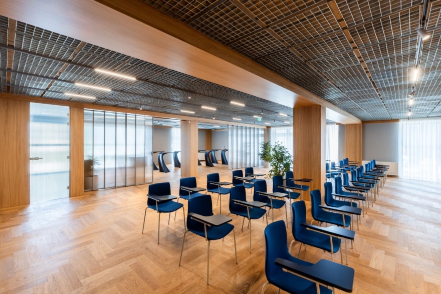 马登集团打造的M Sora办公室丨阿尔巴尼亚-27