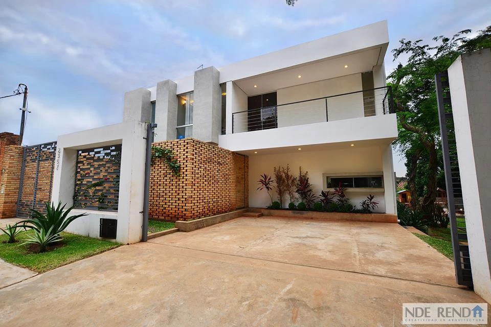 简约纯白住宅,融入自然的美感与功能-14