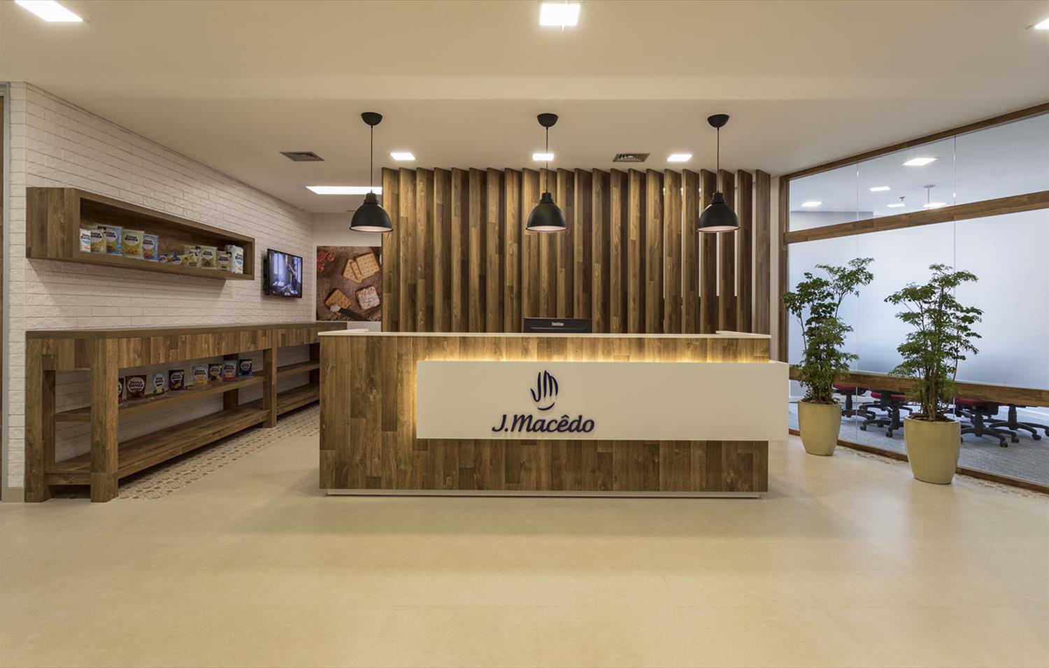 J.Macêdo 办公室 | 自然与工业风格的完美融合-1