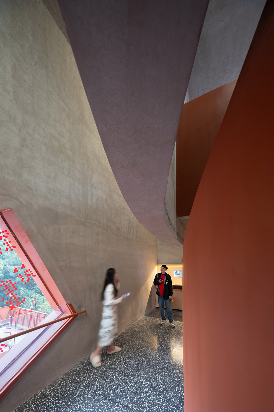 金威啤酒厂工业遗存改造 | 空间即展览的典范-49