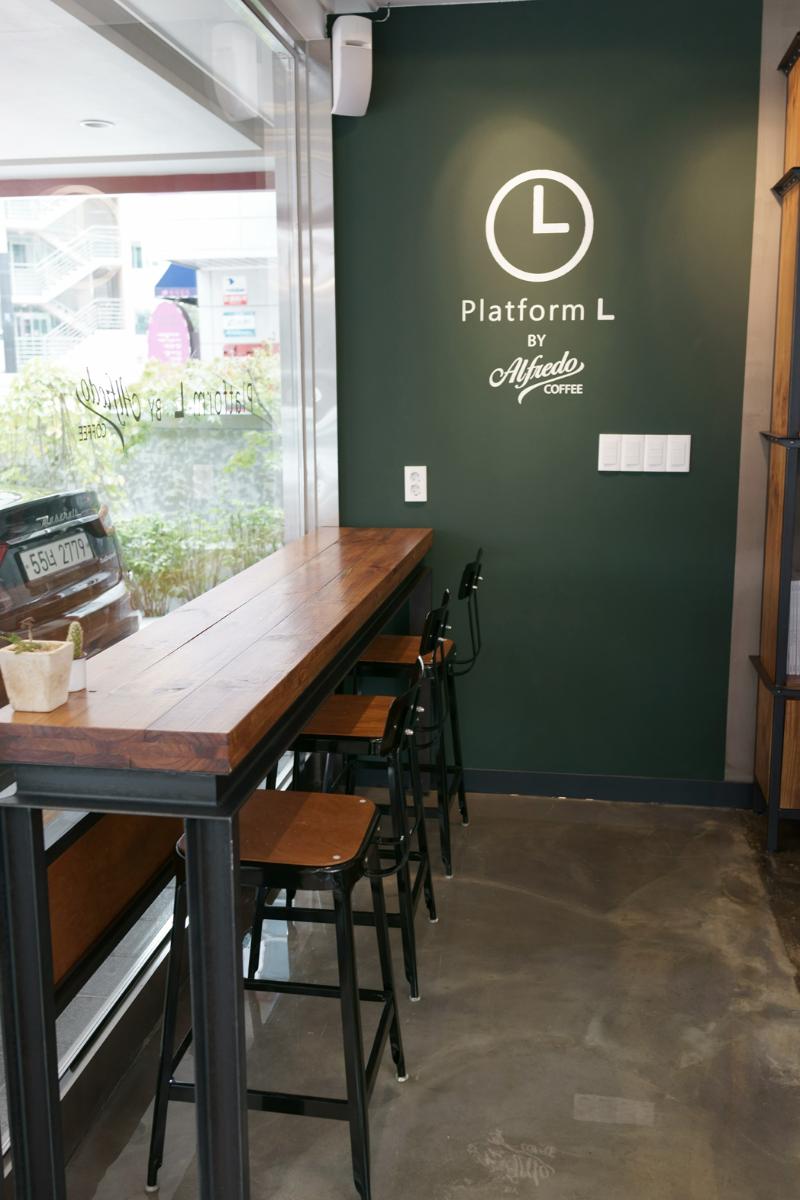 38 平现代简约烘焙店，室内设计展现精致生活-3