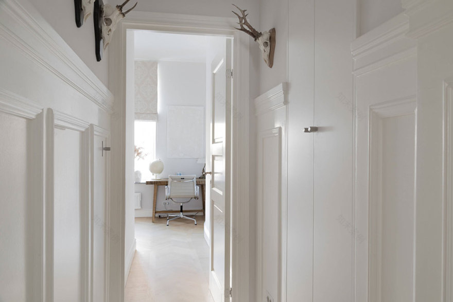 斯德哥尔摩优雅白色公寓,超大空间与精致装饰的完美结合-17