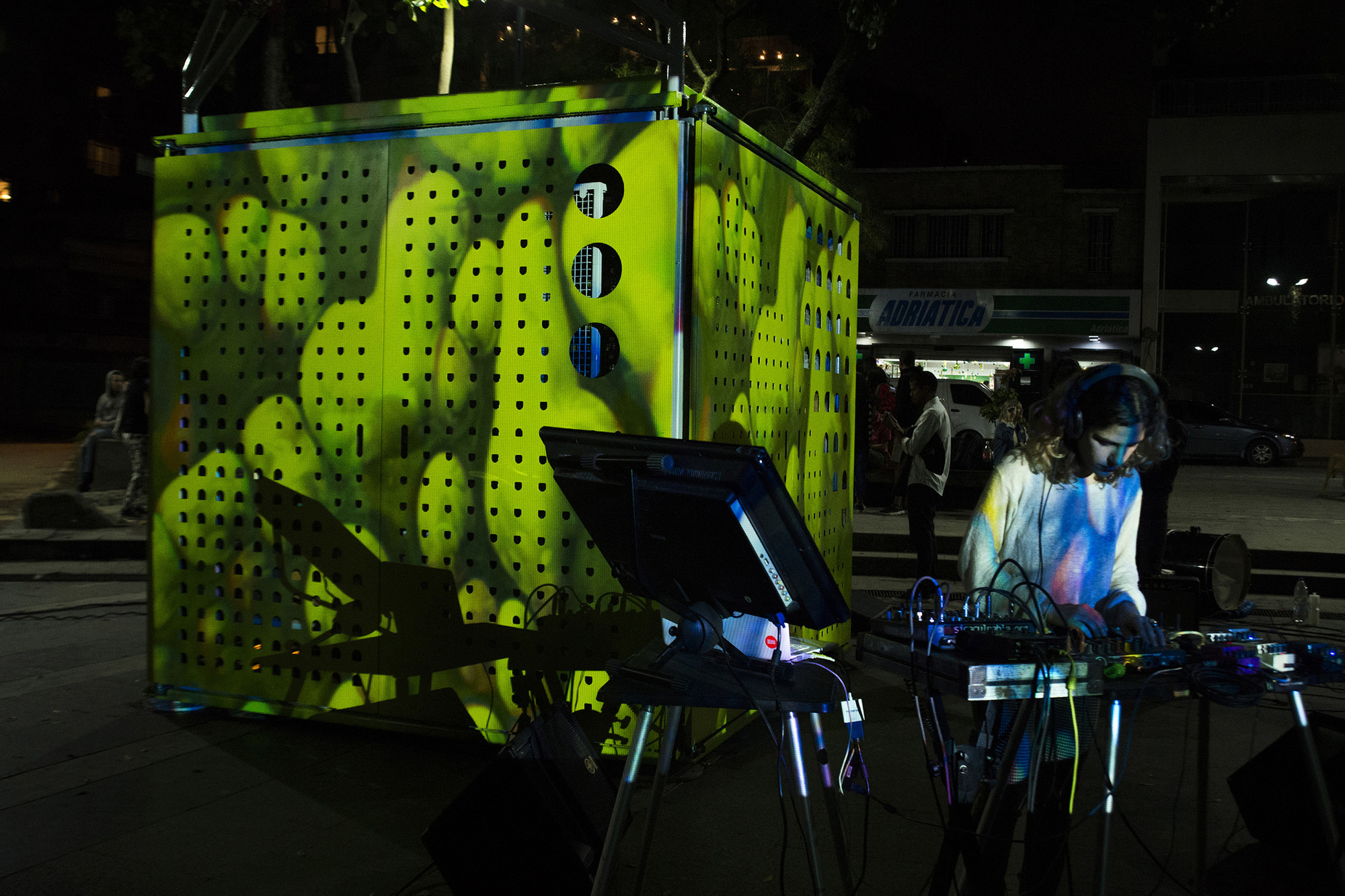 Installation: Catalyst Cube / Will Sandy Design Studio + Incursiones -17