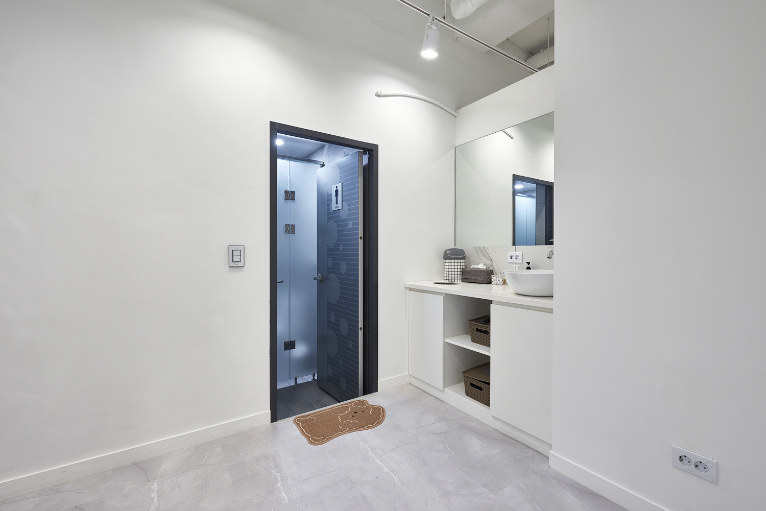 白色简约 PT 工作室设计-10