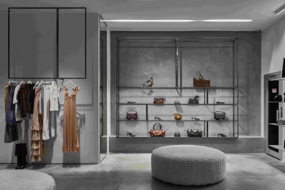 LuisaViaRoma佛罗伦萨旗舰店翻新丨意大利佛罗伦萨丨建筑师Stefania Bartali-14