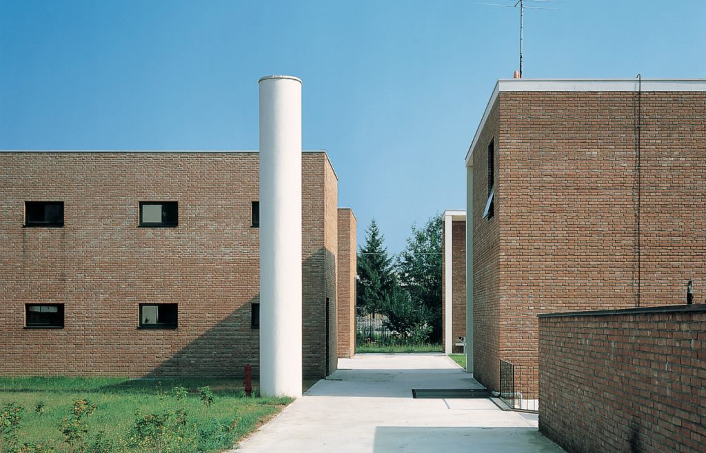 加利阿泰的老年人病例（此处case在医学语境常见意为病例，anziani指老年人，a Galliate表示在加利阿泰（一个地名），需根据具体背景确认是否准确） 丨意大利诺瓦拉丨Antonio Monestiroli,Paolo Rizzatto-20