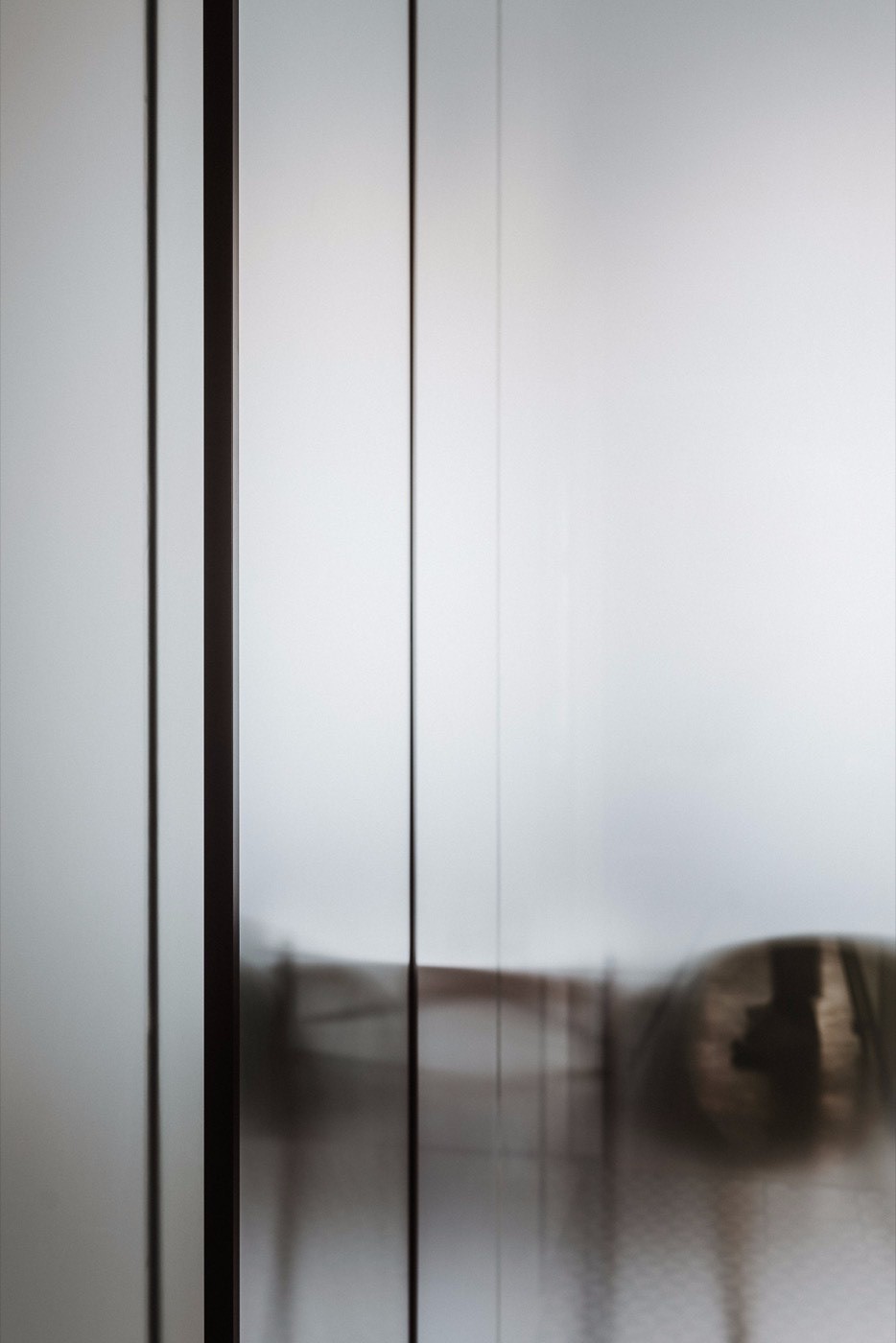 波兹南旧宅变身高质感民宿，历史韵味与现代设计完美融合-35