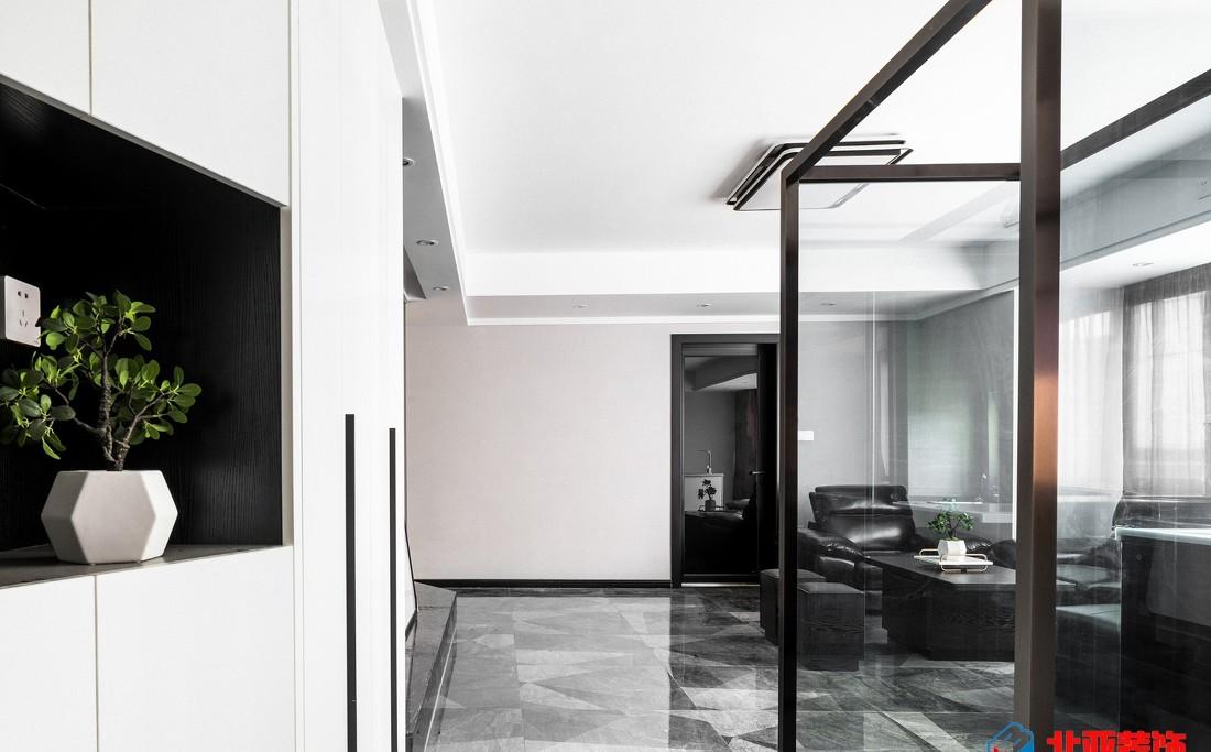 江苏北亚 110m²后现代风平层 | 黑白灰构建的灵动世界-0