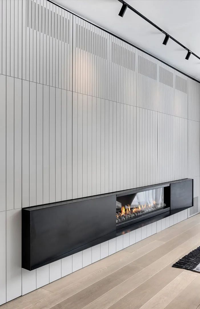 Aviram Kushmirski 打造轻奢风空间，黑白色调与实木地板的完美搭配-54