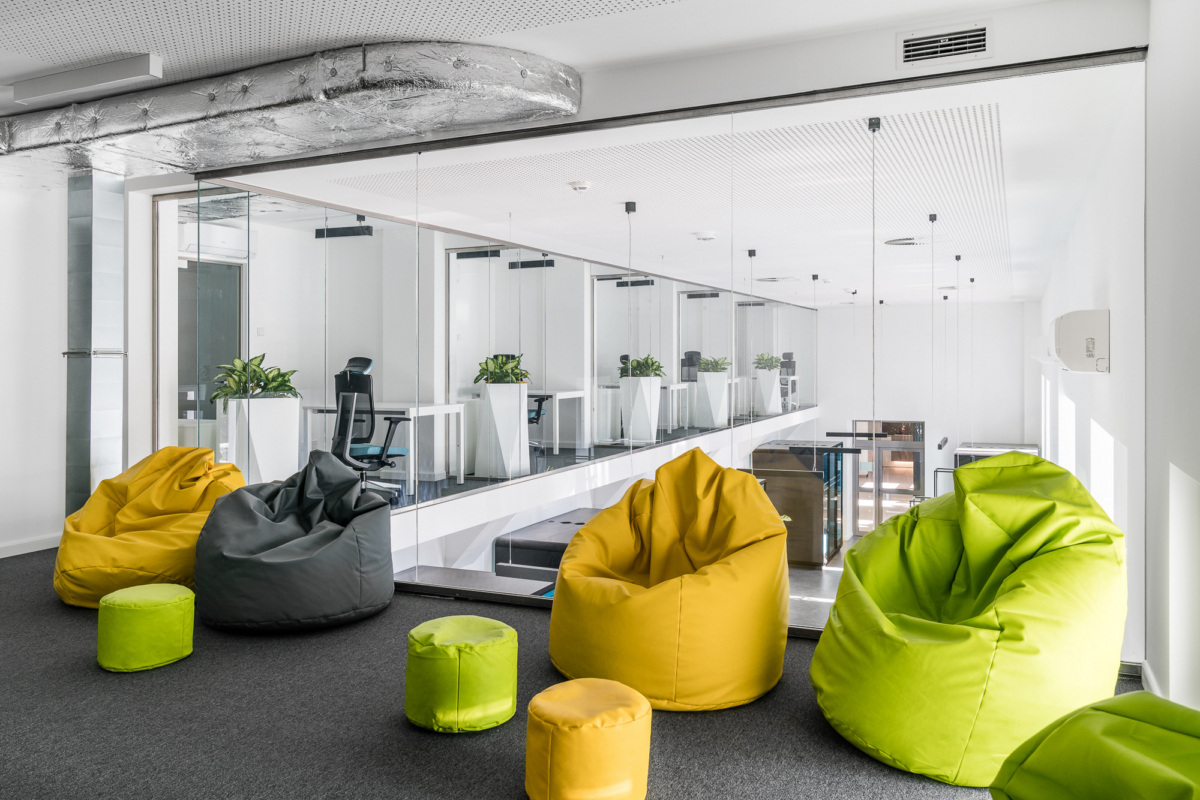 波兰商会智能办公室设计-20