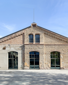 Wagenhallen Stuttgart Cultural Center  / ATELIER BRÜCKNER