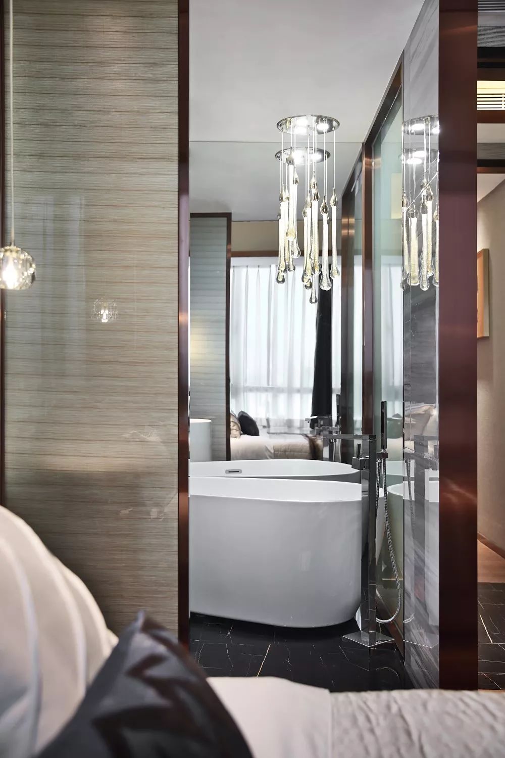 低调奢华现代风,演绎商业空间气质-24