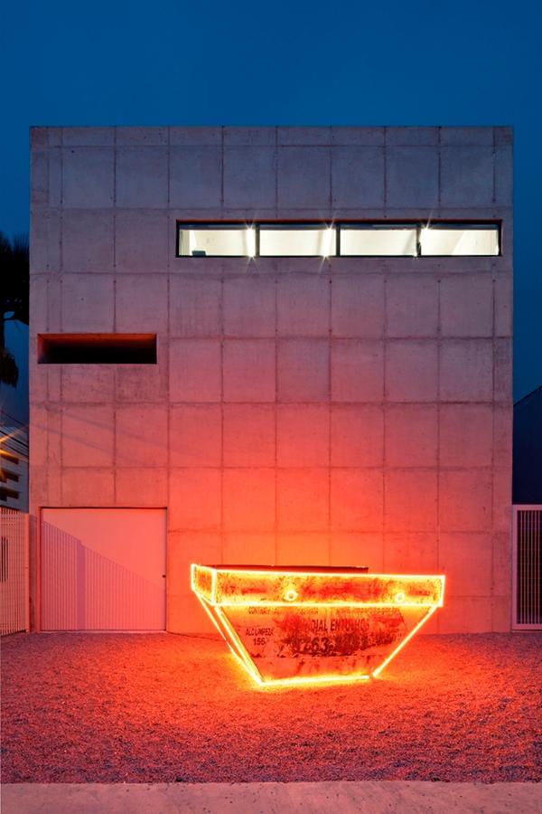 封闭的混凝土立方体 · 巴西 Galeria Leme 艺术画廊-4