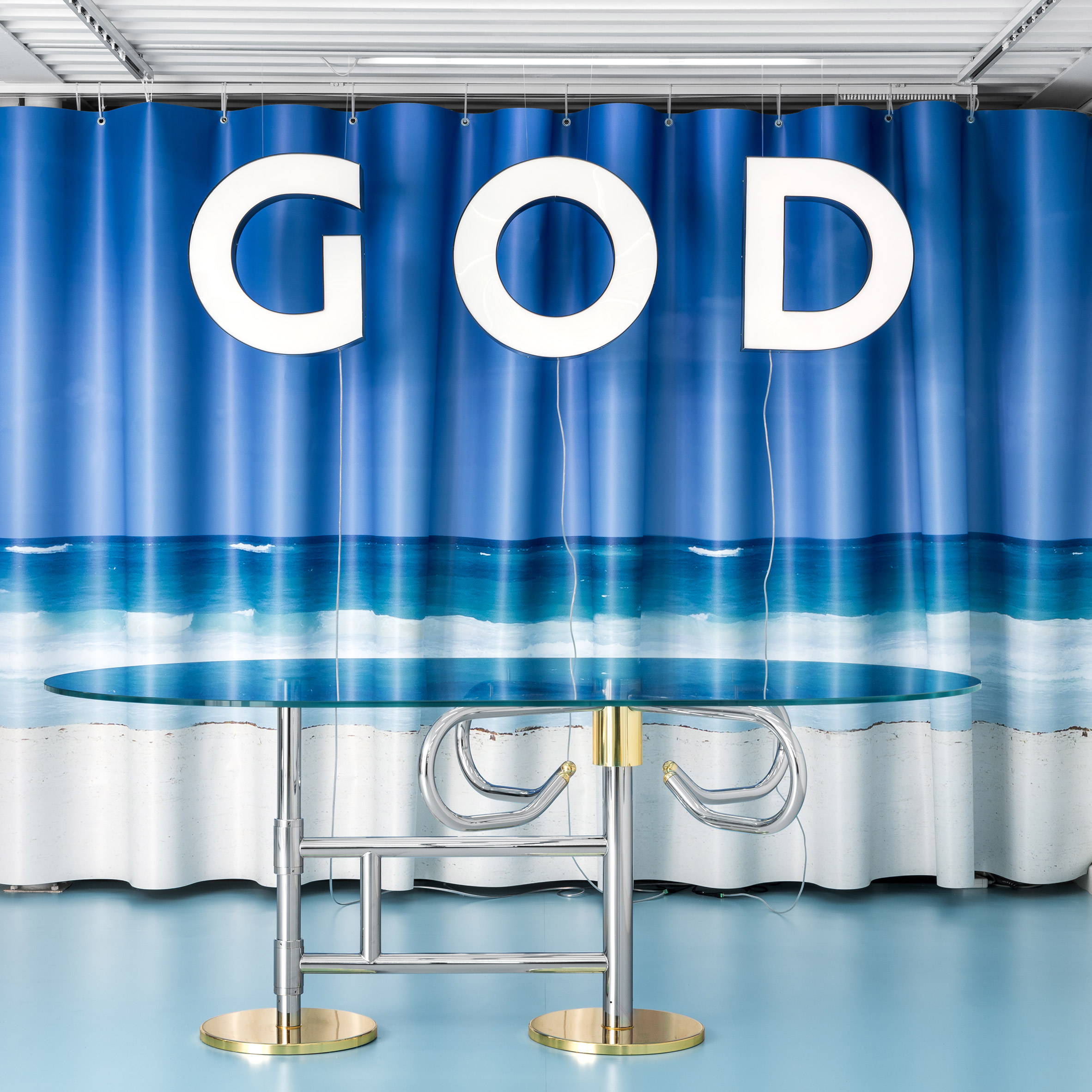 米兰设计周"上帝"展览 探索金钱与权力痴迷-16