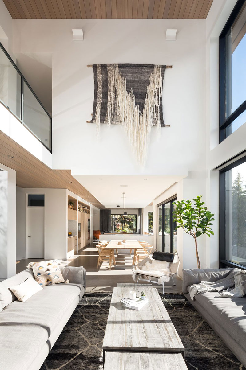 加拿大滑雪胜地现代玻璃屋-4