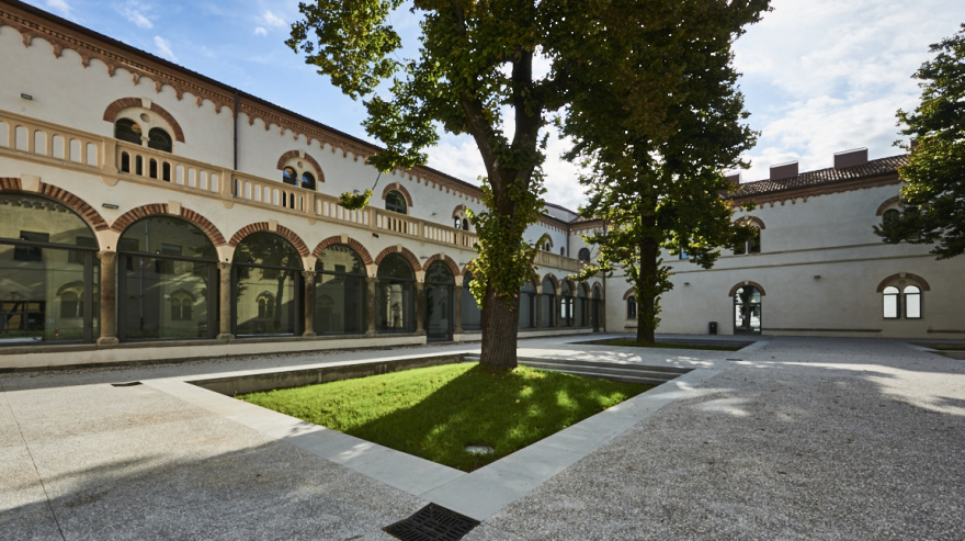 新人文主义广场-6