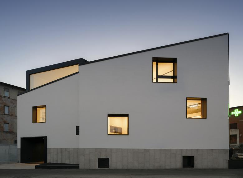 Farmacia Riva 药房丨意大利丨Gherardiarchitetti-16