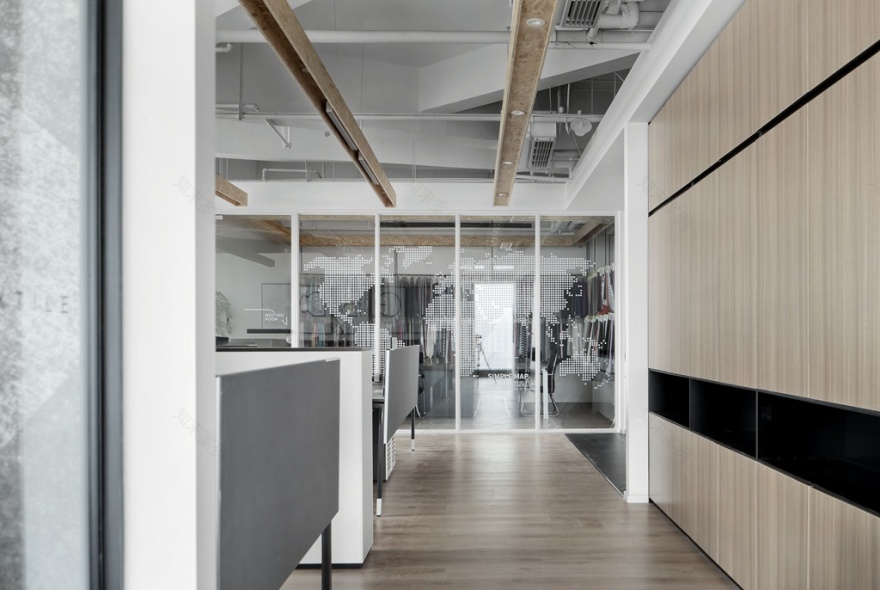 春秋出品 —— 办公.适-43