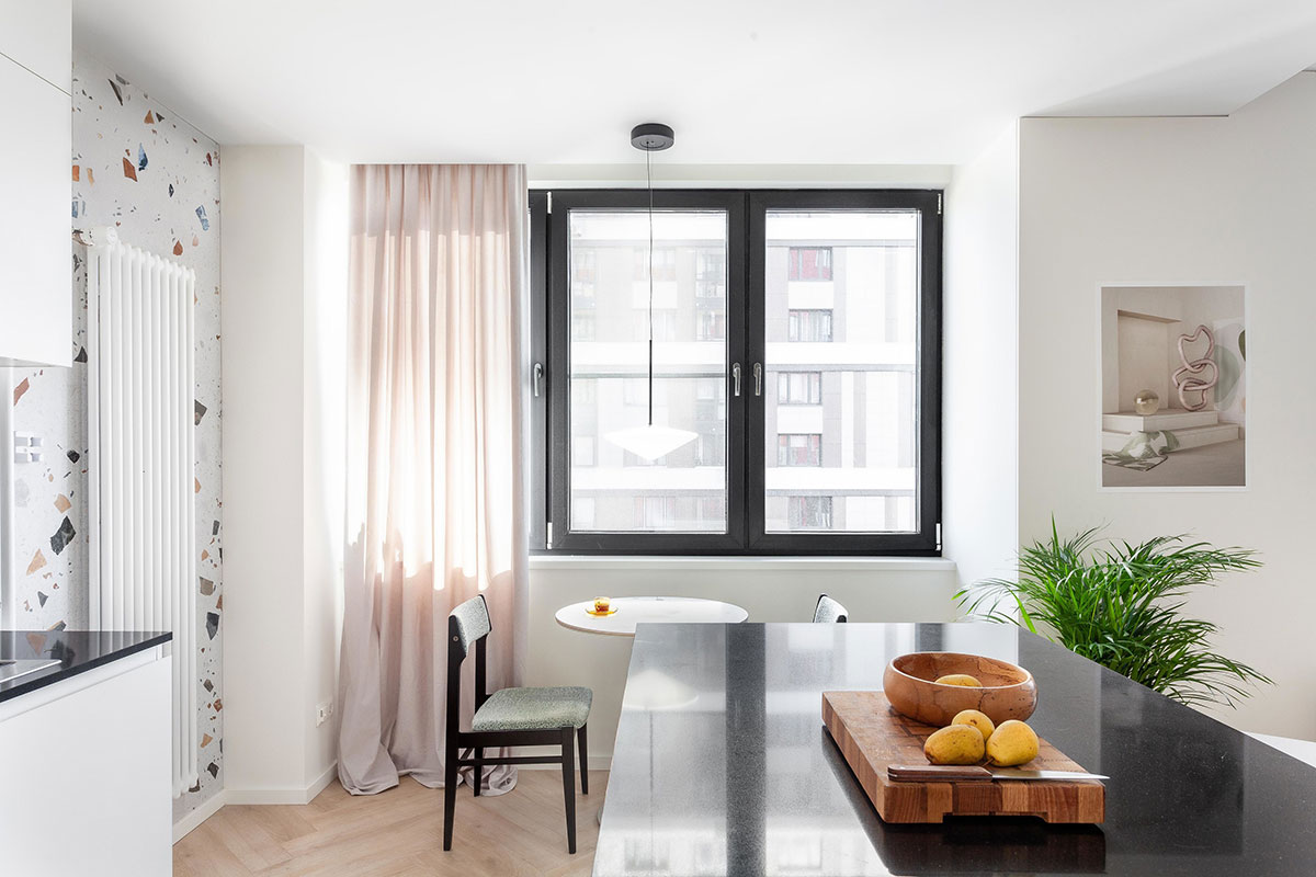 莫斯科 45 平米全白小公寓,玻璃隔出的卧室成亮点-5