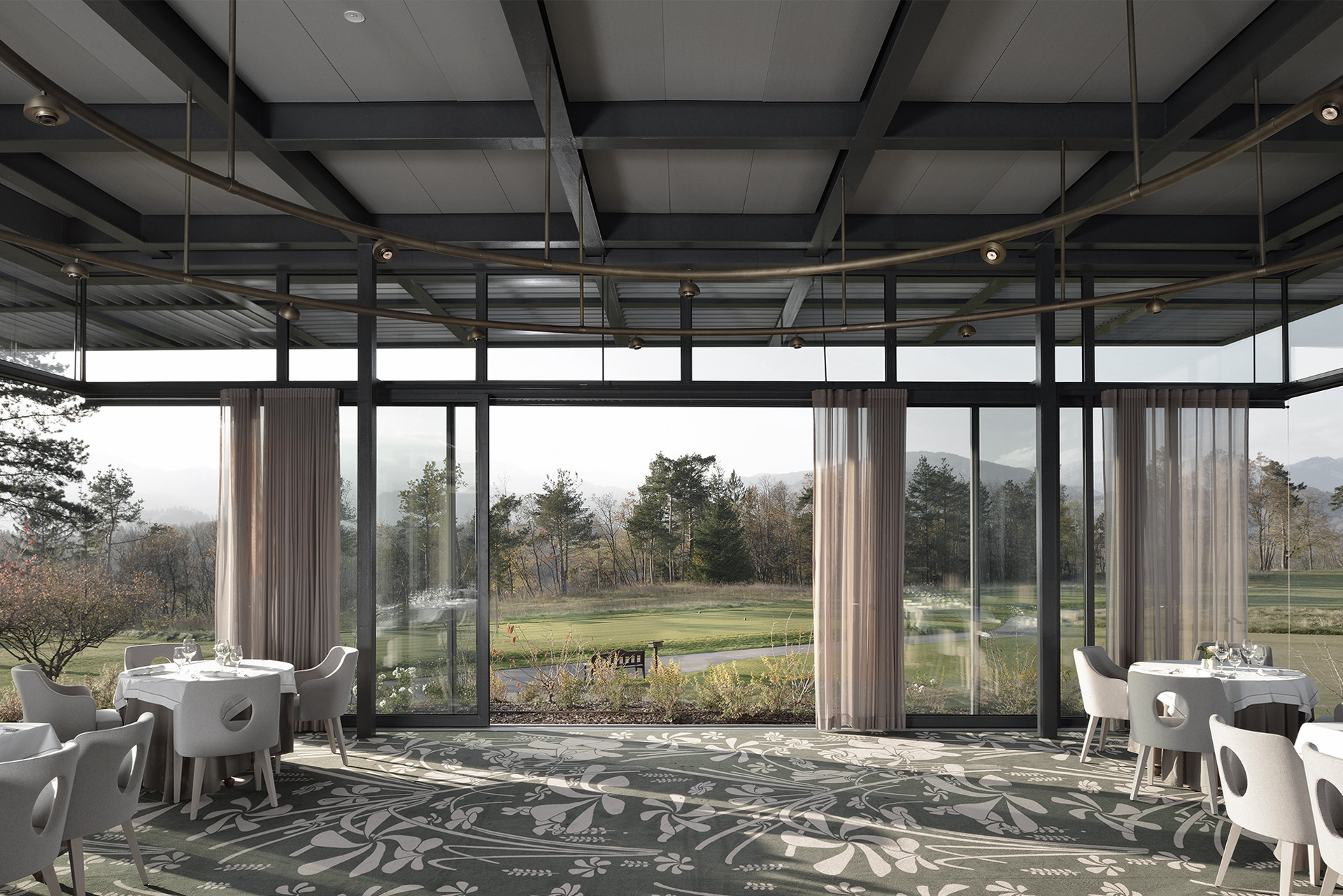 斯洛文尼亚古老高尔夫俱乐部别墅重焕新生-11