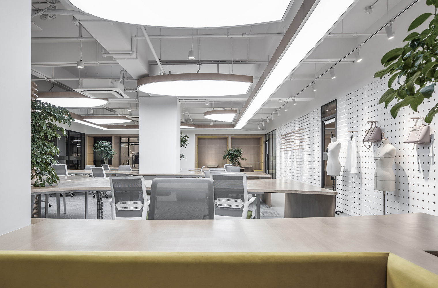 似我服装工作室 | 拓邦部落设计-18