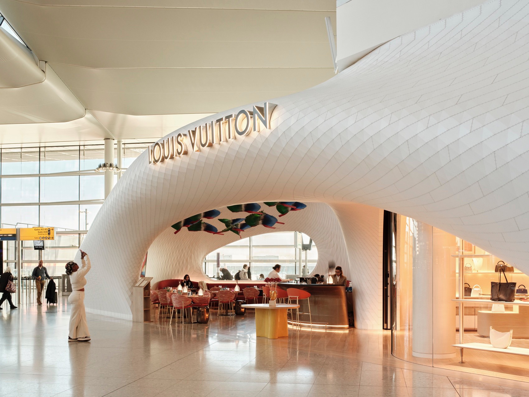 希思罗2号航站楼路易威登体验空间丨英国伦敦丨Marc Fornes,THEVERYMANY,与路易威登建筑部合作-7