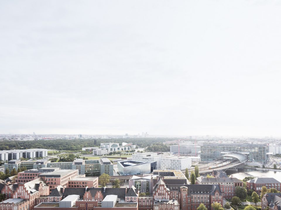 柏林“未来之家” | 低能耗、丰富公共空间的设计典范-3