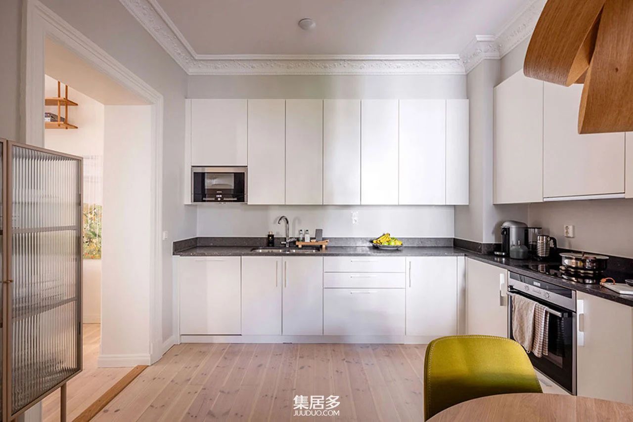 哥德堡 19 世纪建筑玻璃后卧室公寓丨瑞典-23