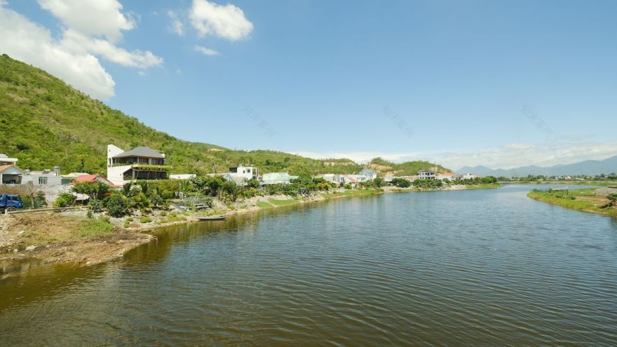 宁静河畔的生活空间-24