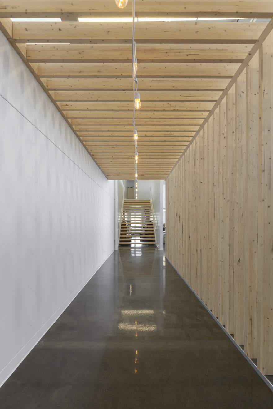 Les Éditions Passe-Temps Offices / Quinzhee Architecture-47