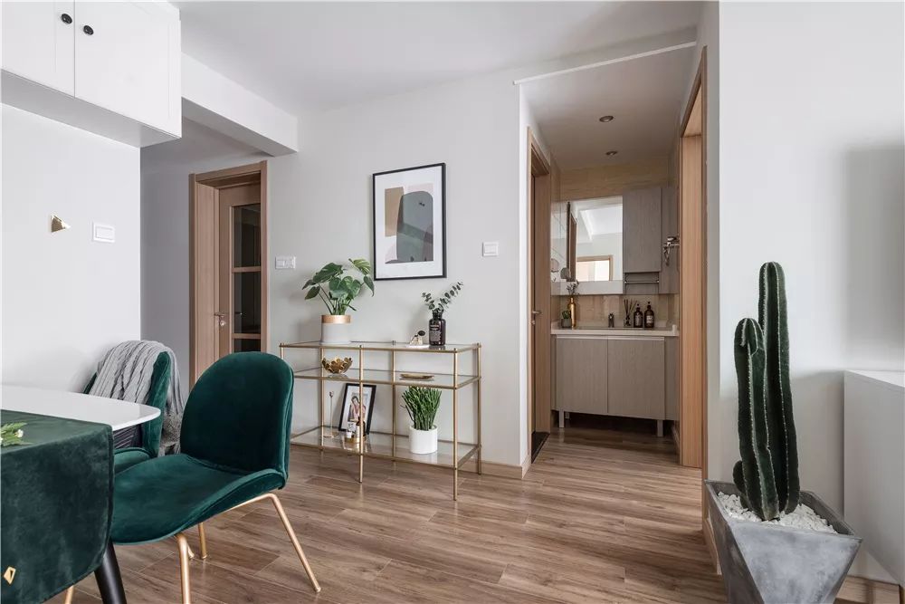 90 后女生 70㎡北欧轻奢小窝,墨绿++ 黄铜演绎精致生活-36