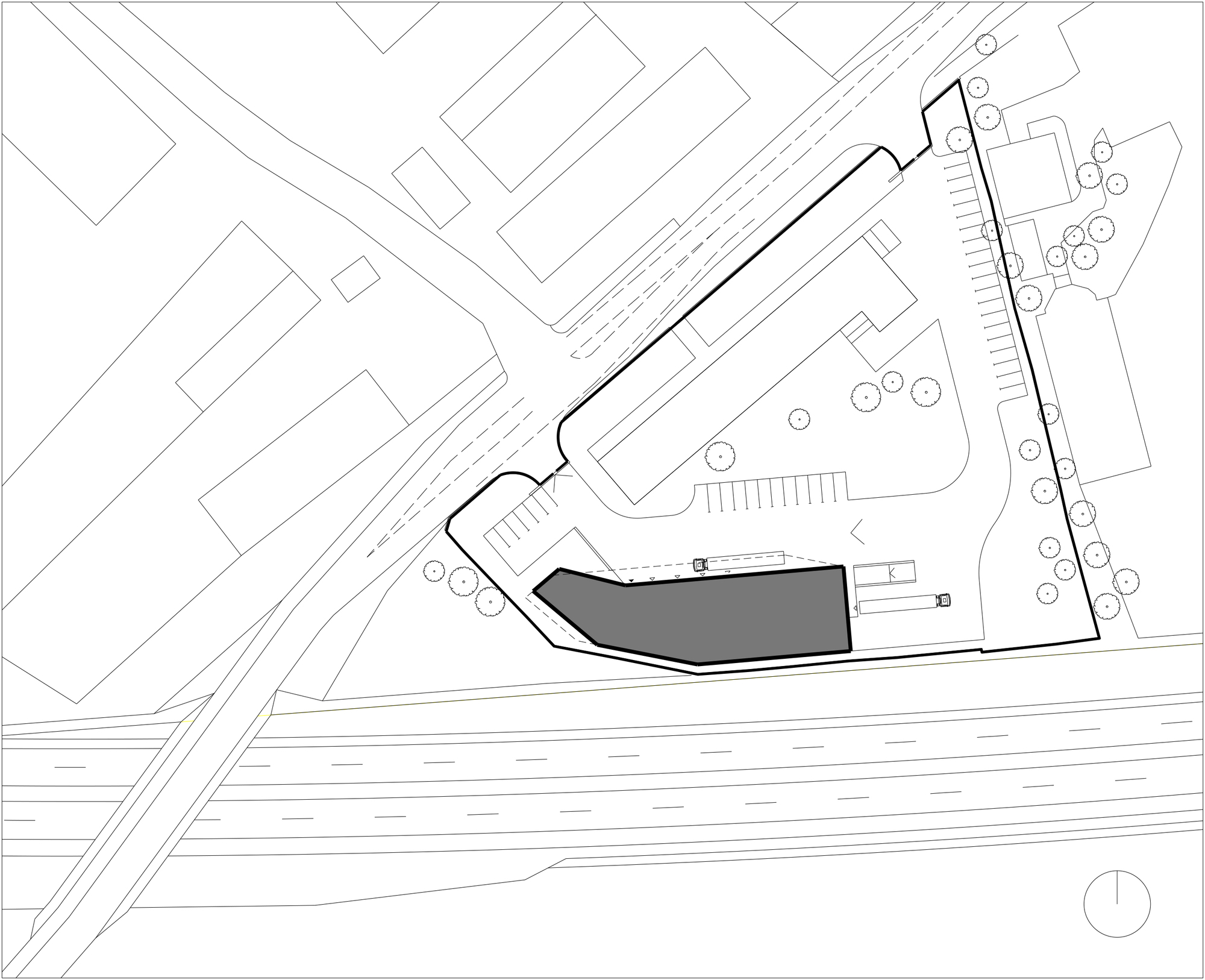 高速公路旁的透明办公建筑-28