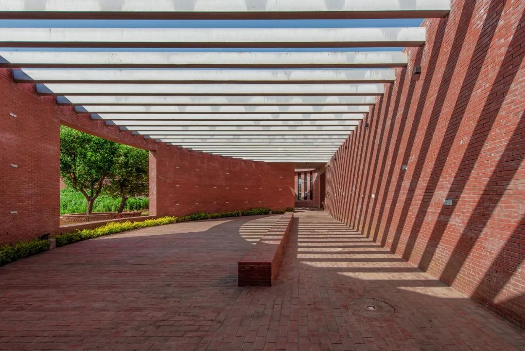 李子沟村的红砖自然礼堂-77