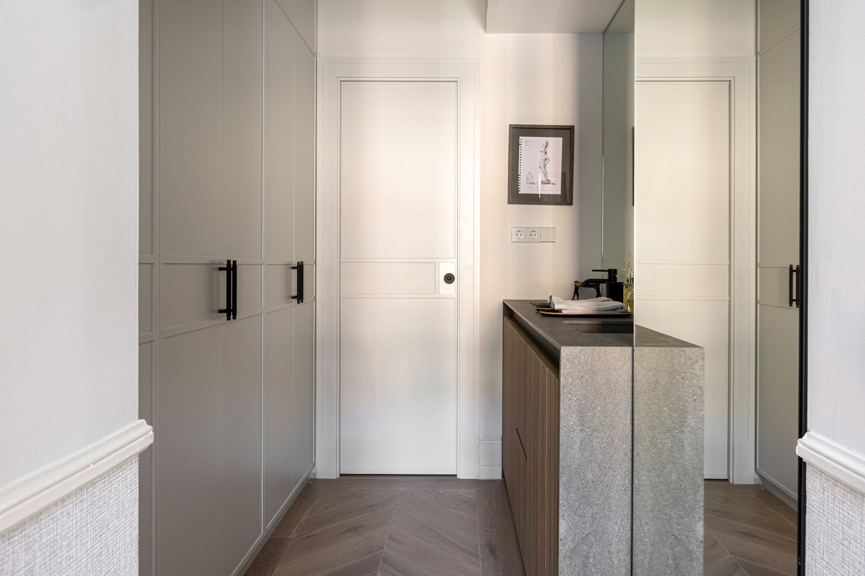 马德里 Salamanca 区 140 平米优雅公寓,中性色调与木质元素的完美融合-26