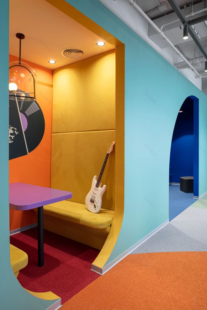 美学聚场娱乐办公设计-35