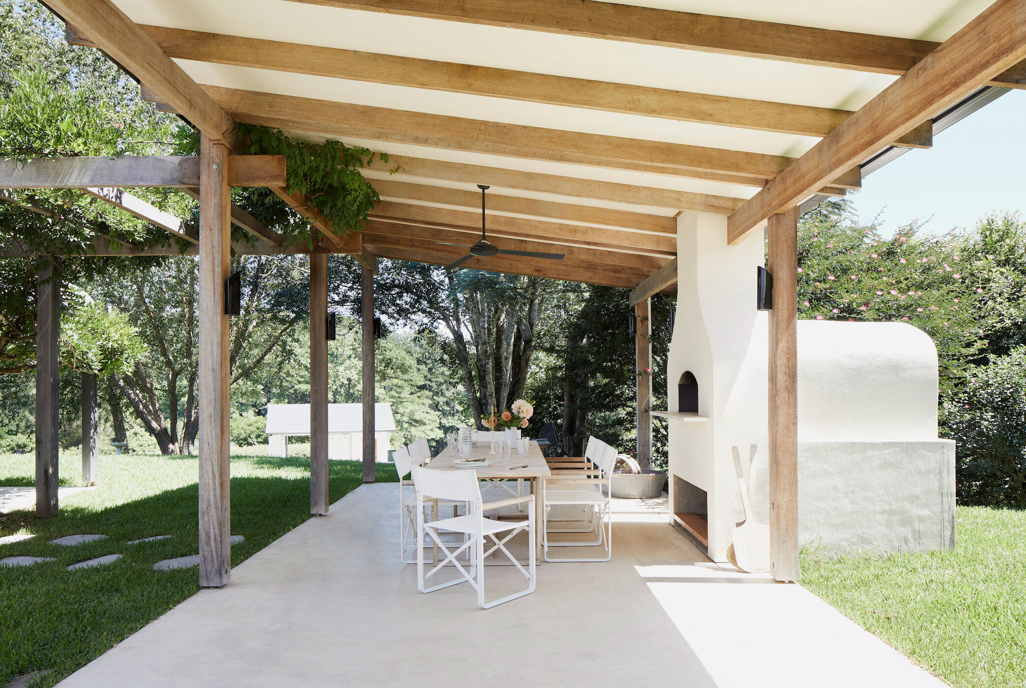 澳大利亚历史悠久的拜伦湾别墅现代内饰设计-26