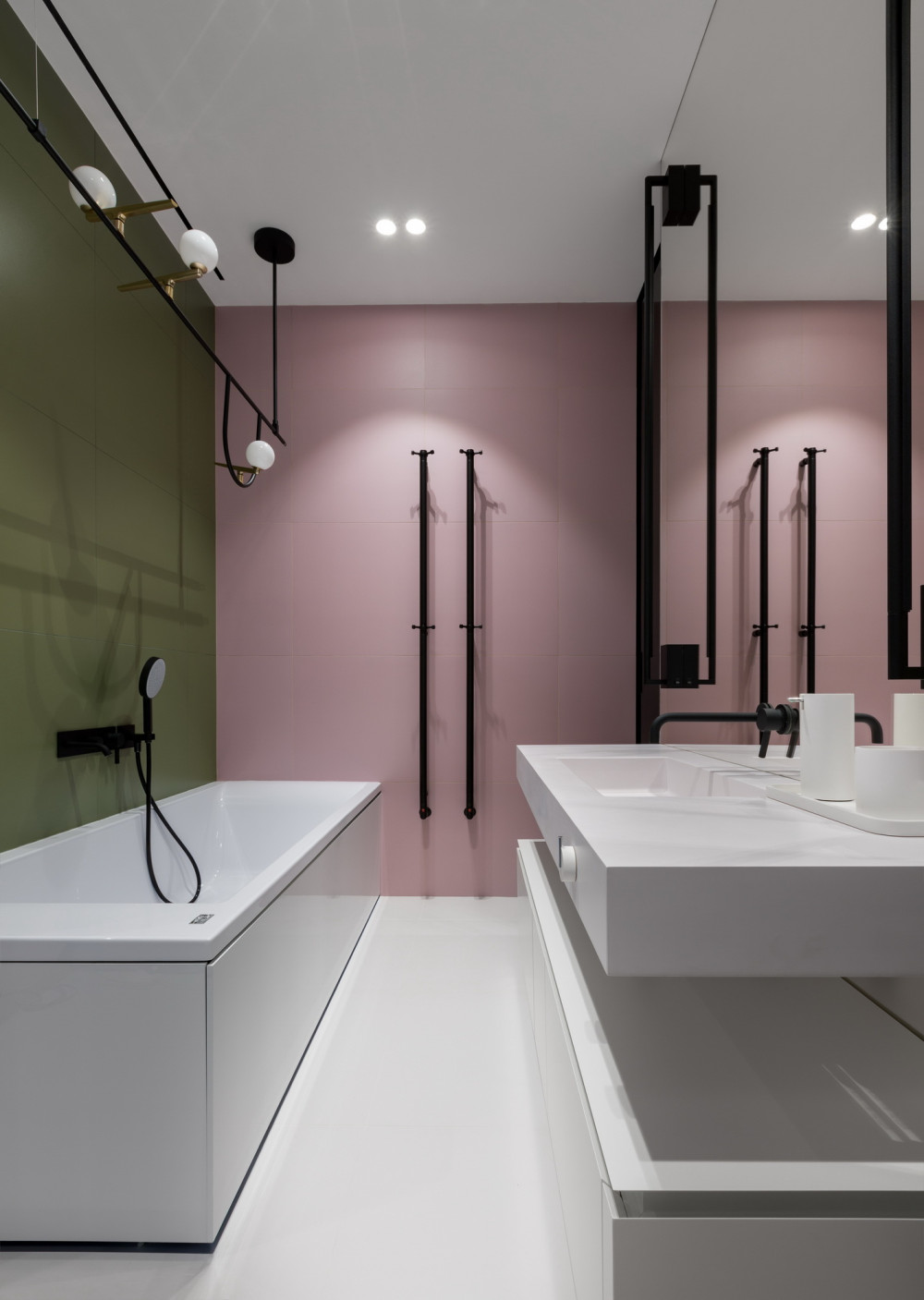 现代家庭公寓的多彩室内设计风格 Deep Chord interior / YODEZEEN Architects-16