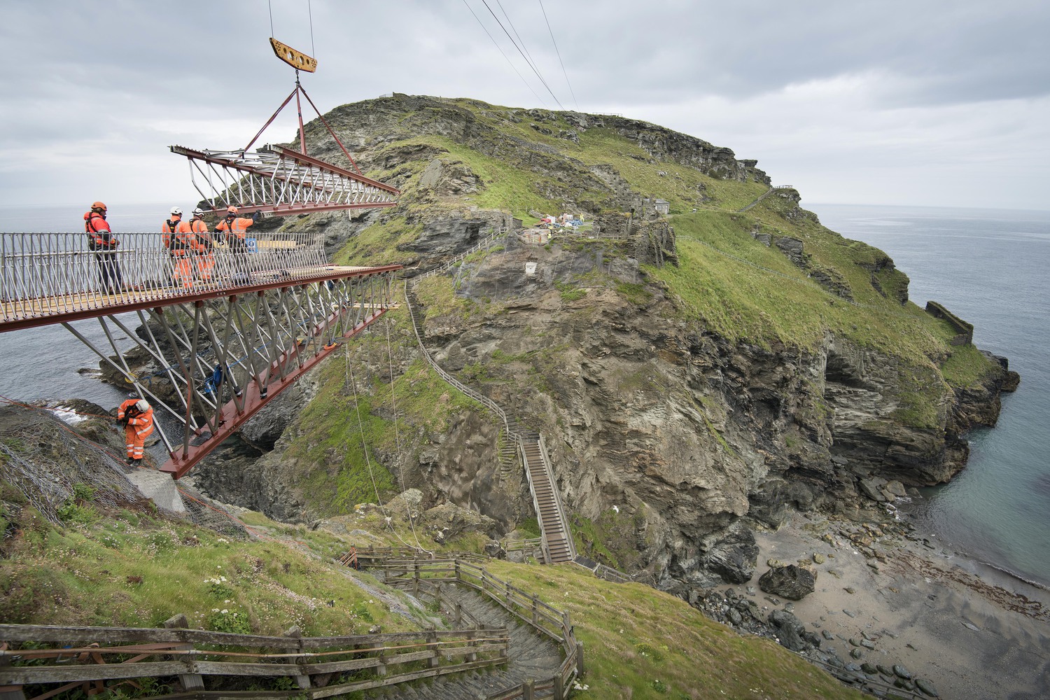 廷塔杰尔城堡人行桥丨英国-35