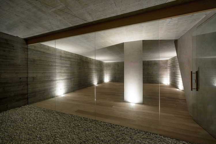 白云石之上的家庭住宅-12