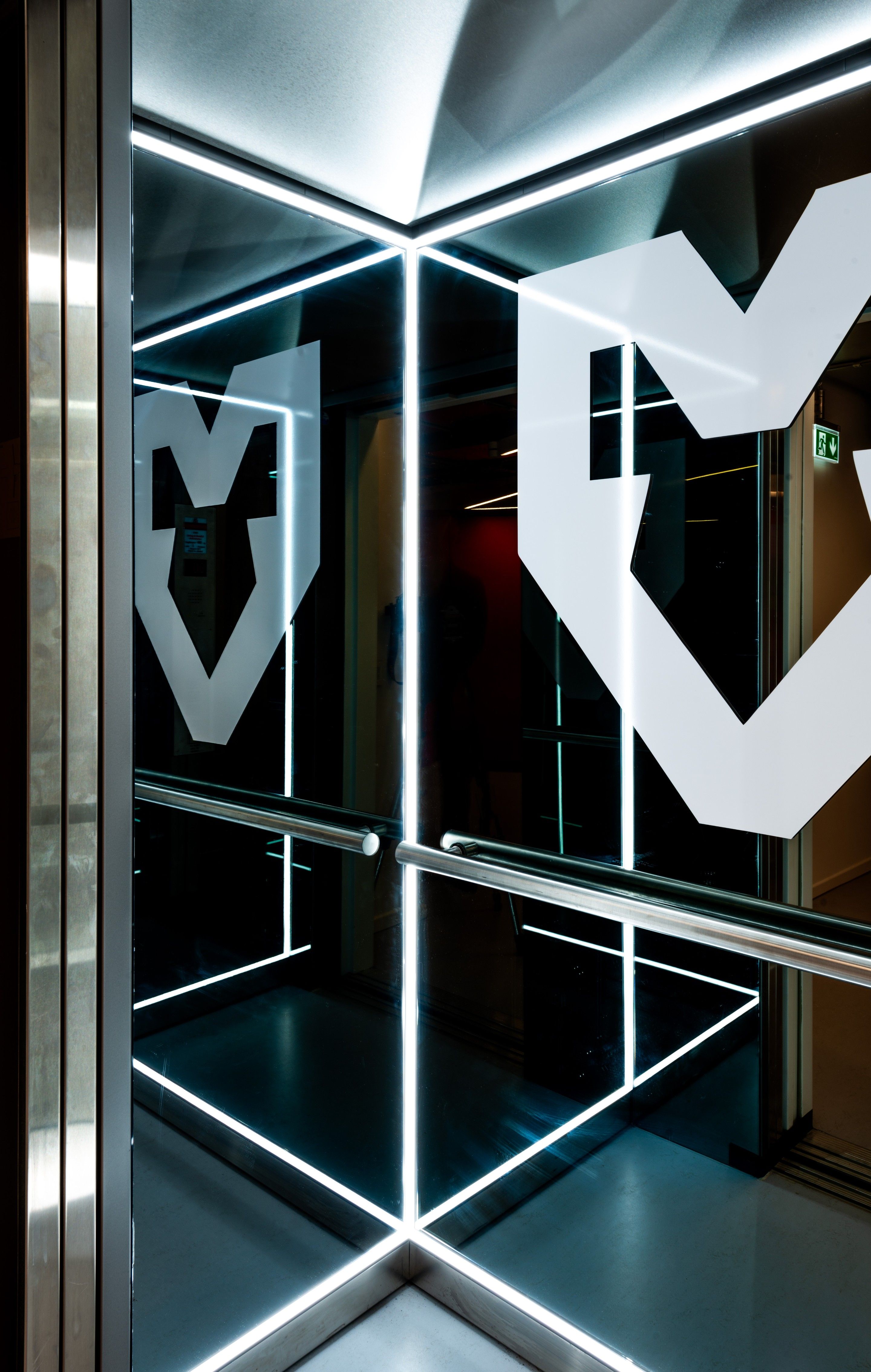 Mouz总部

注：Mouz可能是特定组织、品牌等名称的缩写，若有更明确的信息，可使翻译更精准 丨德国汉堡丨与VenhoevenCS合作设计,建筑师Dafne Wiegers-28