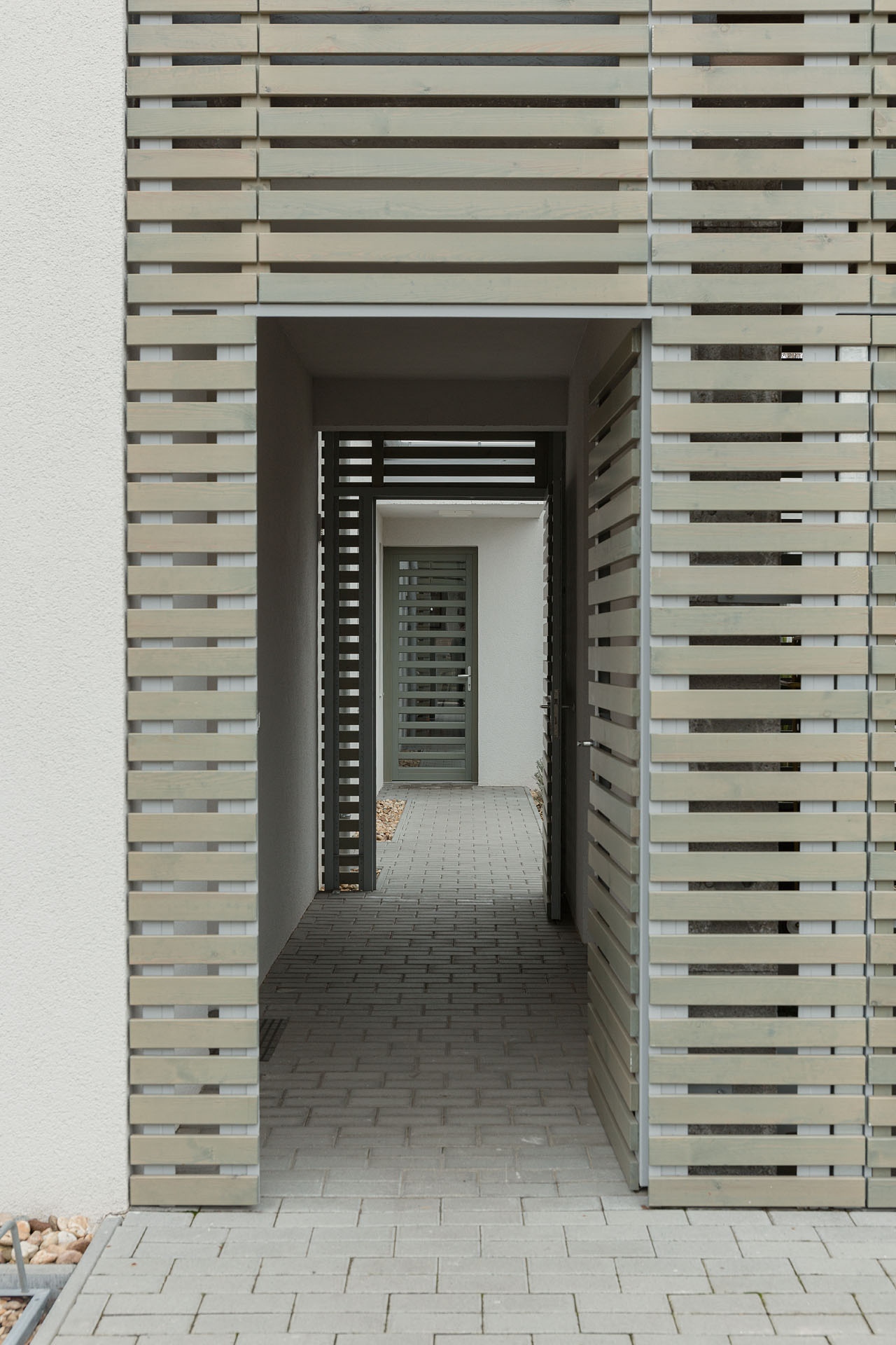 Kisvárosi átrium（不对称双拼中庭住宅）丨匈牙利丨Balog Ádám,Serfel Tamás-17