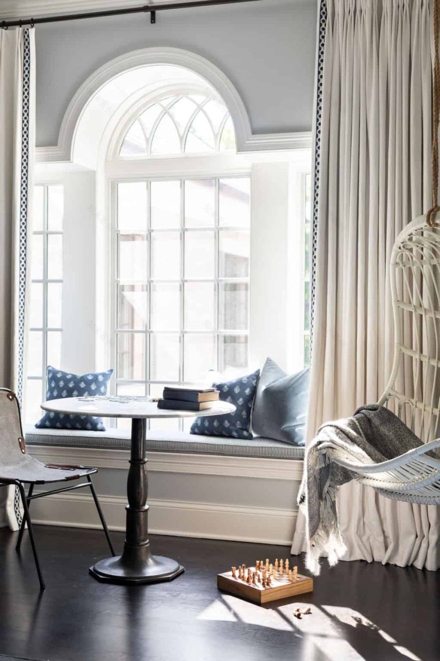 Take a tour of an Illinois dream home with bright and airy living spaces-39