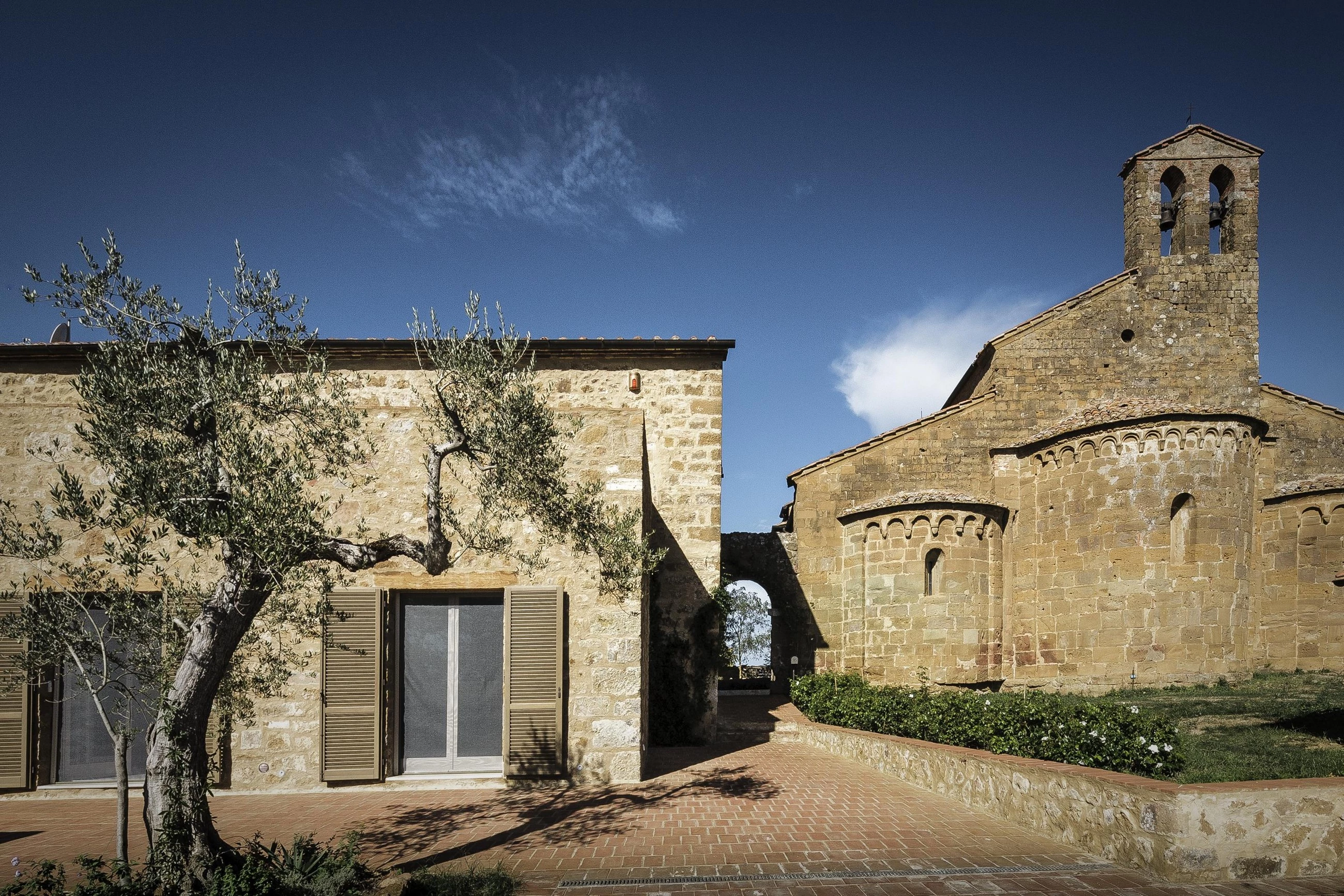 意大利古教堂旁的周末度假屋-41