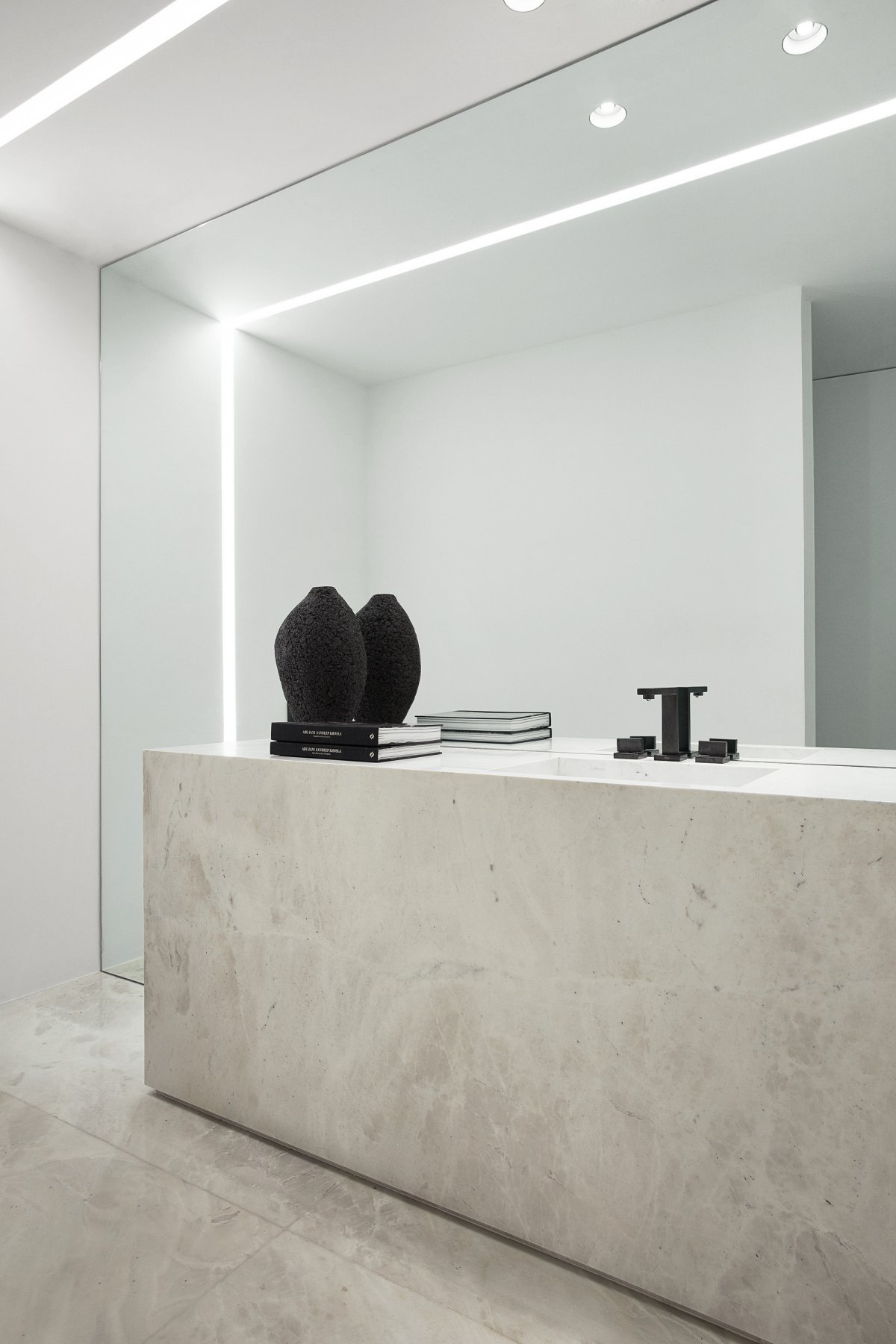 圣保罗 V2 House | 巴西大理石与乌木的时尚碰撞-22