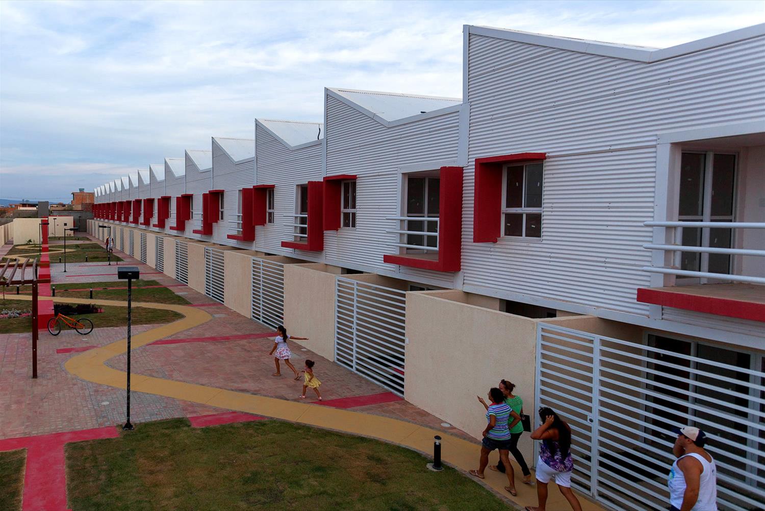 巴西 Clodoaldo Sampaio 住宅区的经济型设计-2