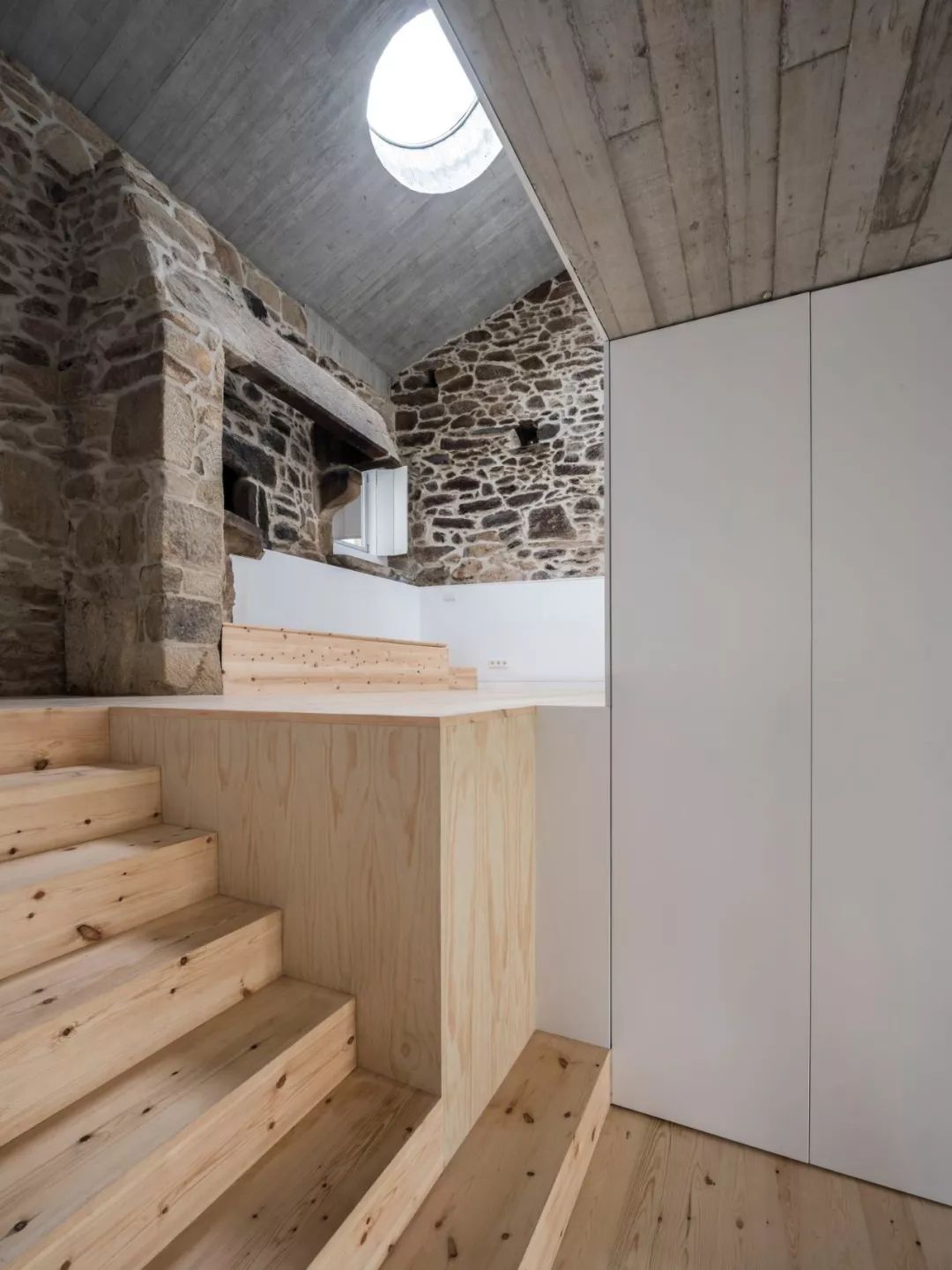 穆罗斯房子改造，废墟上的新生  Fuertes Penedo arquitectos-25