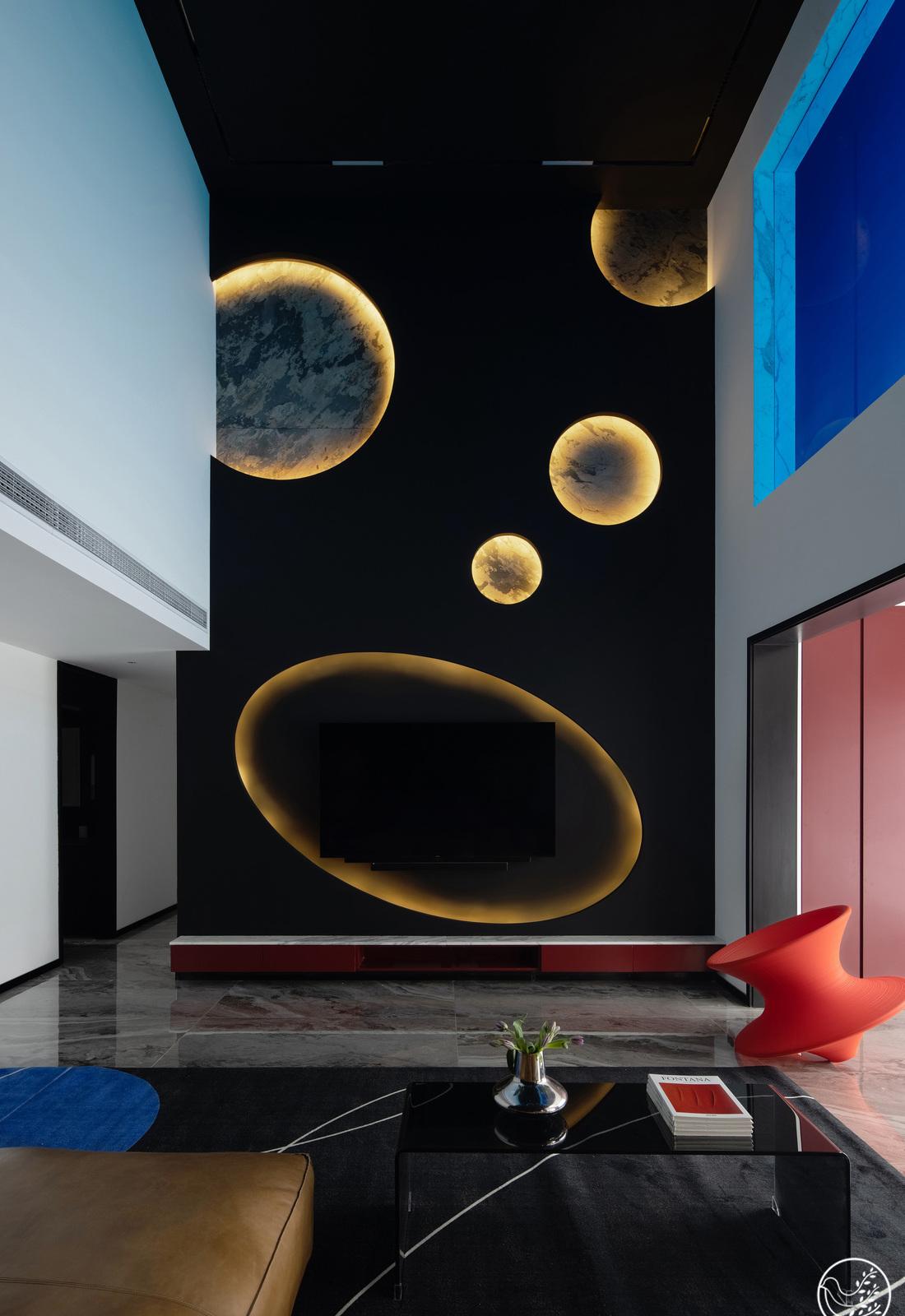 清羽设计丨平层丨粉色楼梯紫色墙壁酷炫星球-3