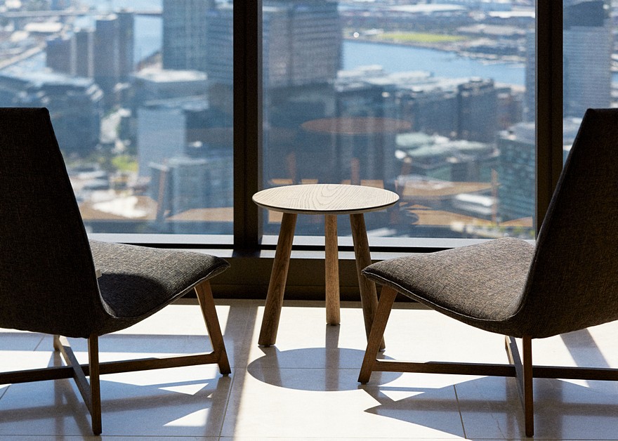 Sky-High Southbank Apartment / Nido Studio Interior Design-24