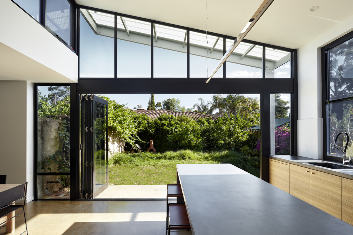 郊区古宅现代延伸,光与空间的和谐交融-21