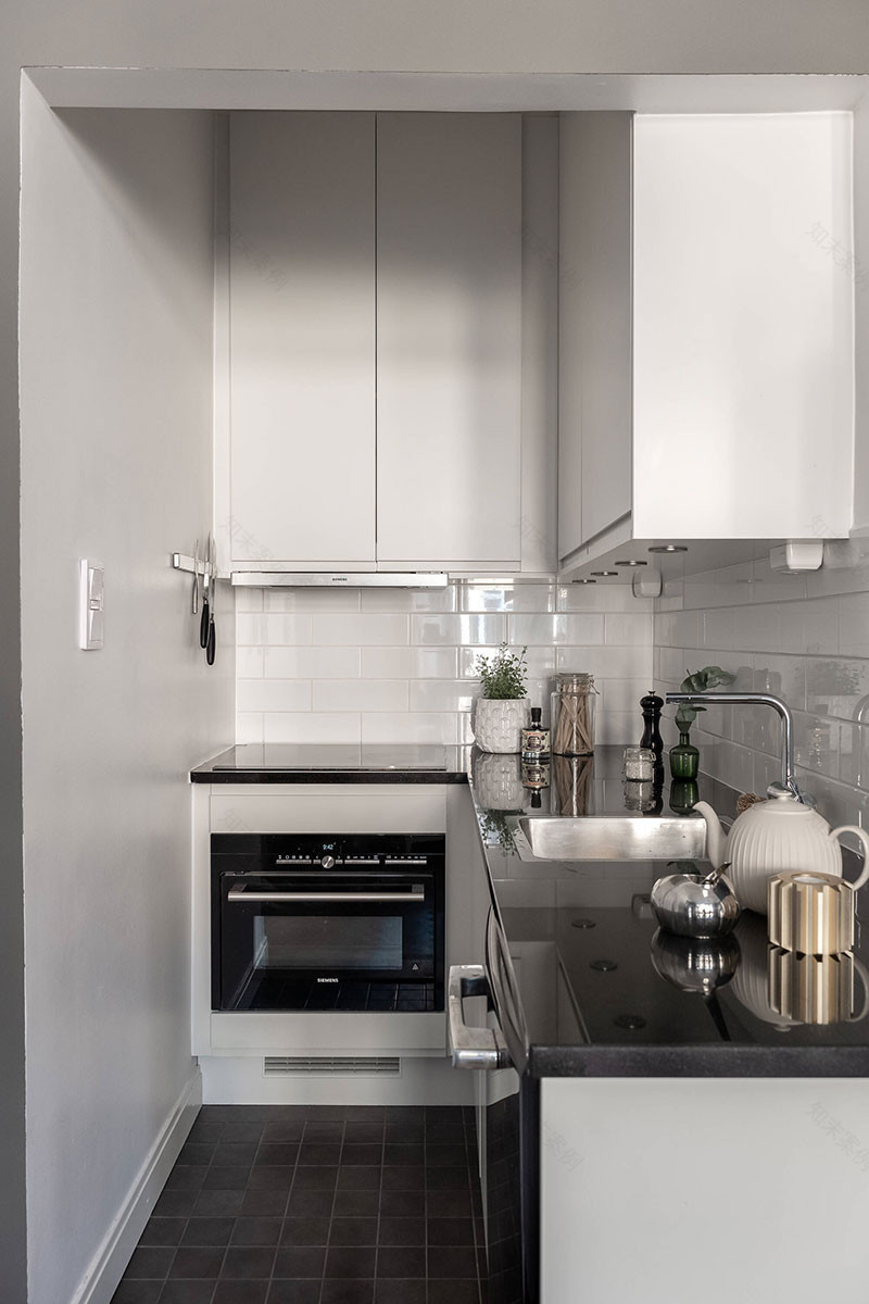 黑色时尚小公寓设计-12